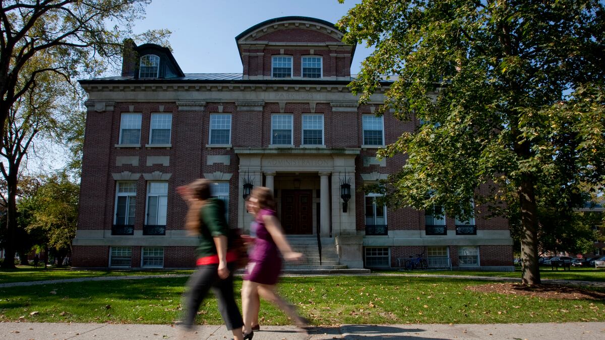 cheats/2012/01/27/obama-unveils-plan-to-curb-college-costs/obama-college-costs-cheat_fpkumq