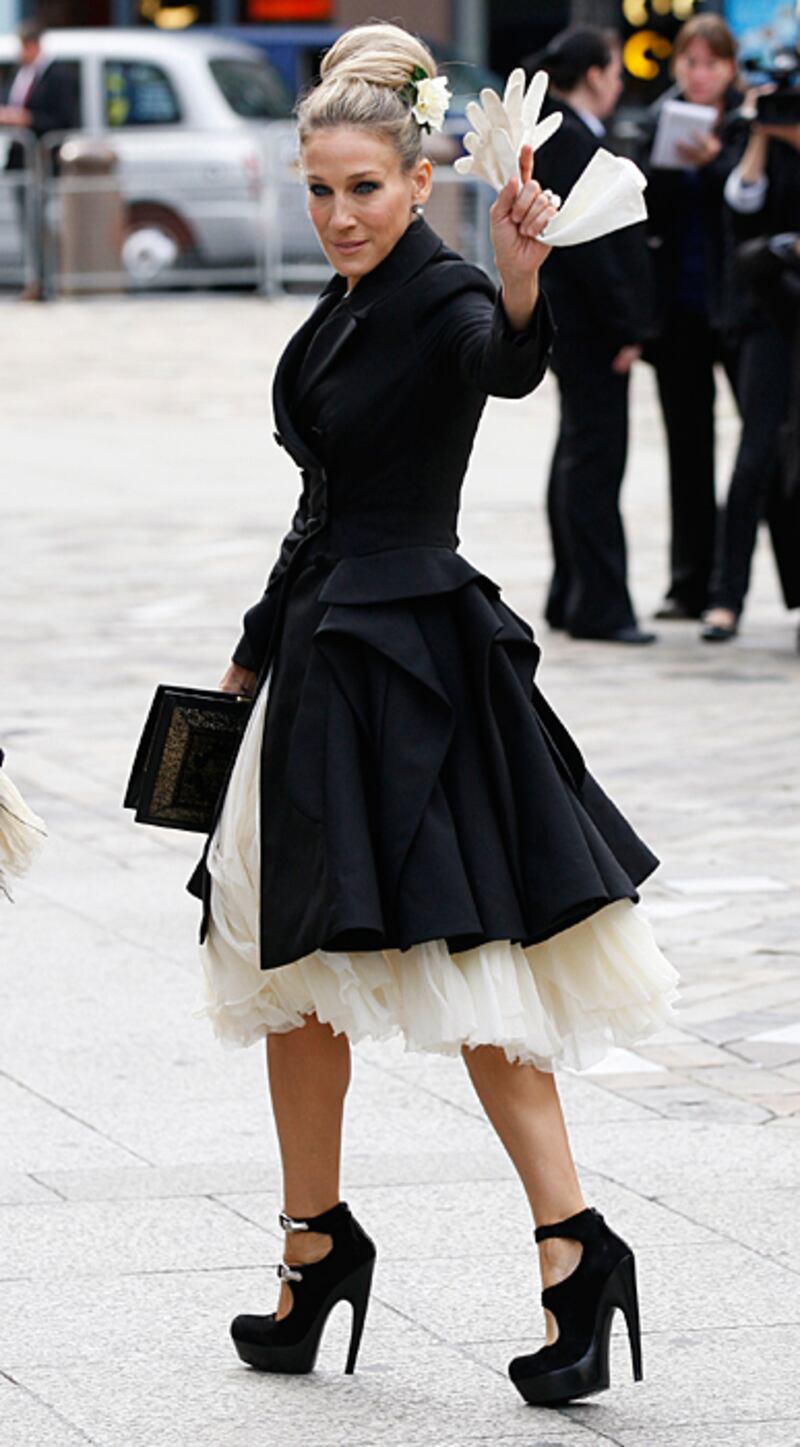 galleries/2010/09/20/alexander-mcqueen-memorial/mcqueen-memorial---sjp_orfqlo