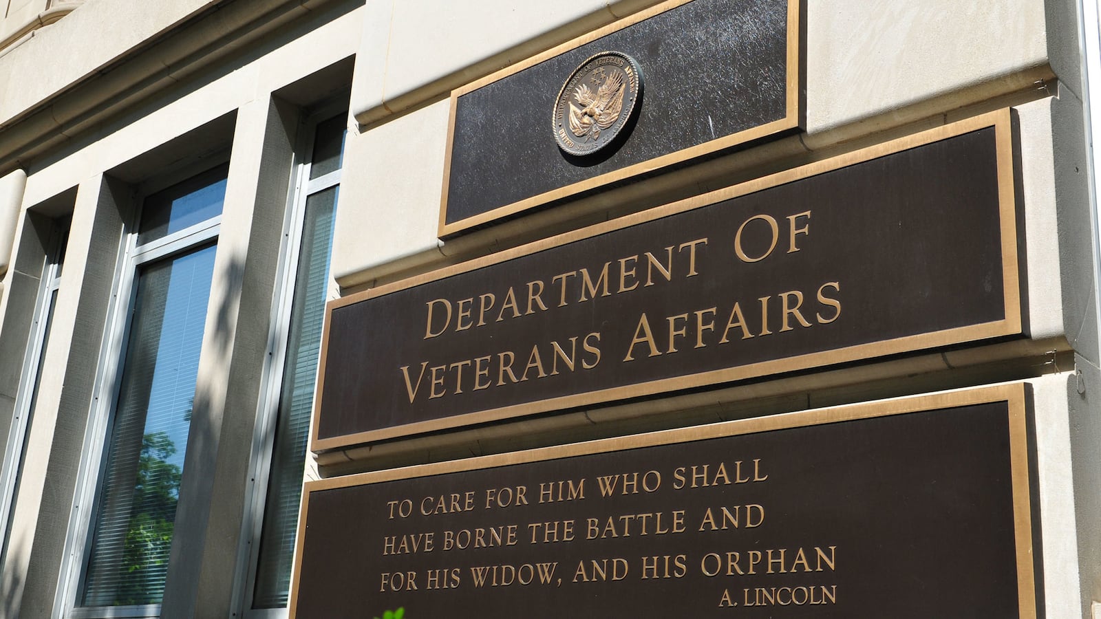 cheats/2014/05/28/phoenix-va-s-average-wait-time-115-days/140528-va-cheat_xrquj5