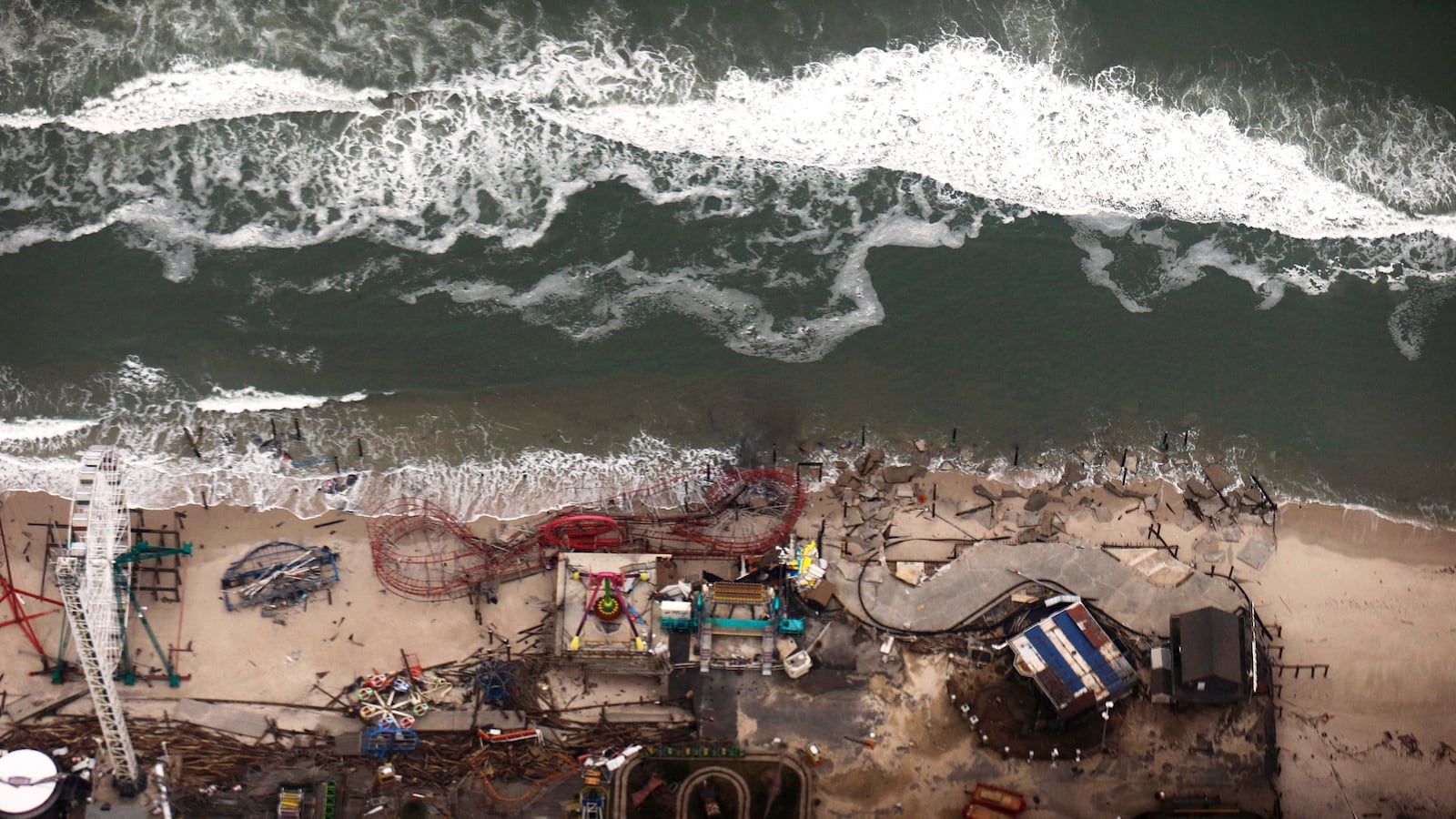 galleries/2012/11/02/devastated-by-hurricane-sandy-the-hardest-hit-areas-photos/three-days-later-the-hardest-hit-areas-intro_snjq9e