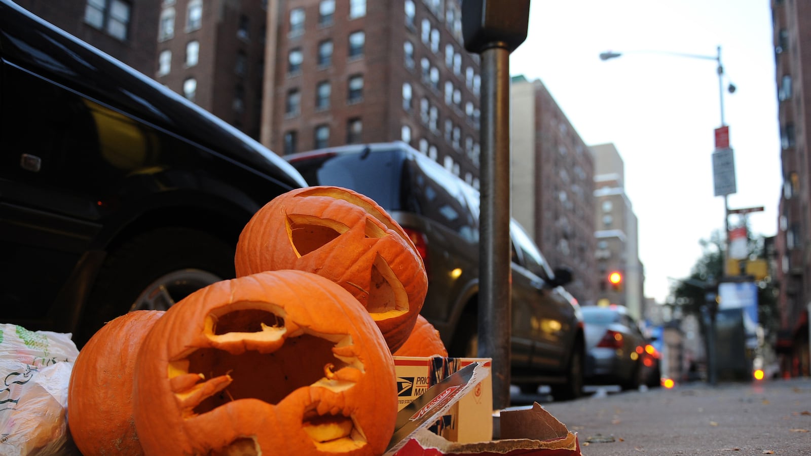 articles/2013/10/31/eat-your-halloween-pumpkin-and-save-the-planet/131030-elton-pumpkin-waste-tease_rwn3dh
