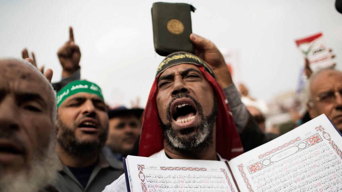 cheats/2012/12/14/rivals-protest-in-cairo/referendum-protests-egypt-cheat_aj34ya