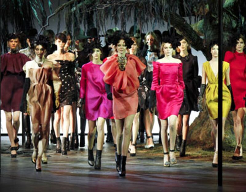 articles/2011/03/09/paris-fashion-week-2011-riccardo-tisci-rumors-chanel-and-more/givhan-paris-fashion-week_165249_ql93js