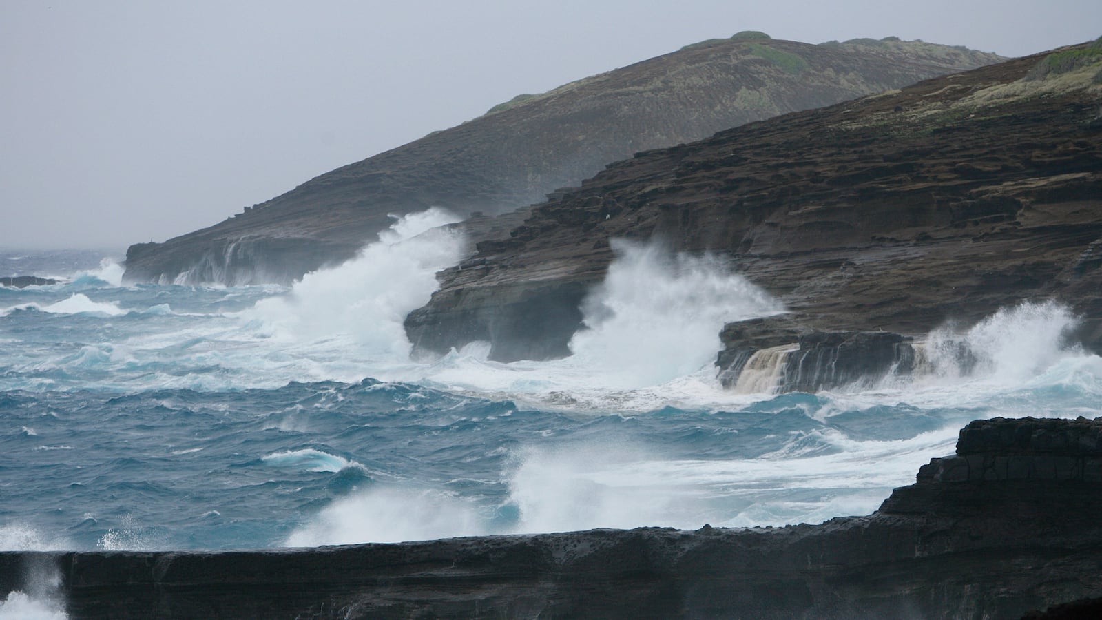 180201-maui-cliff-crash-acquittal-cheat_yq4gk4