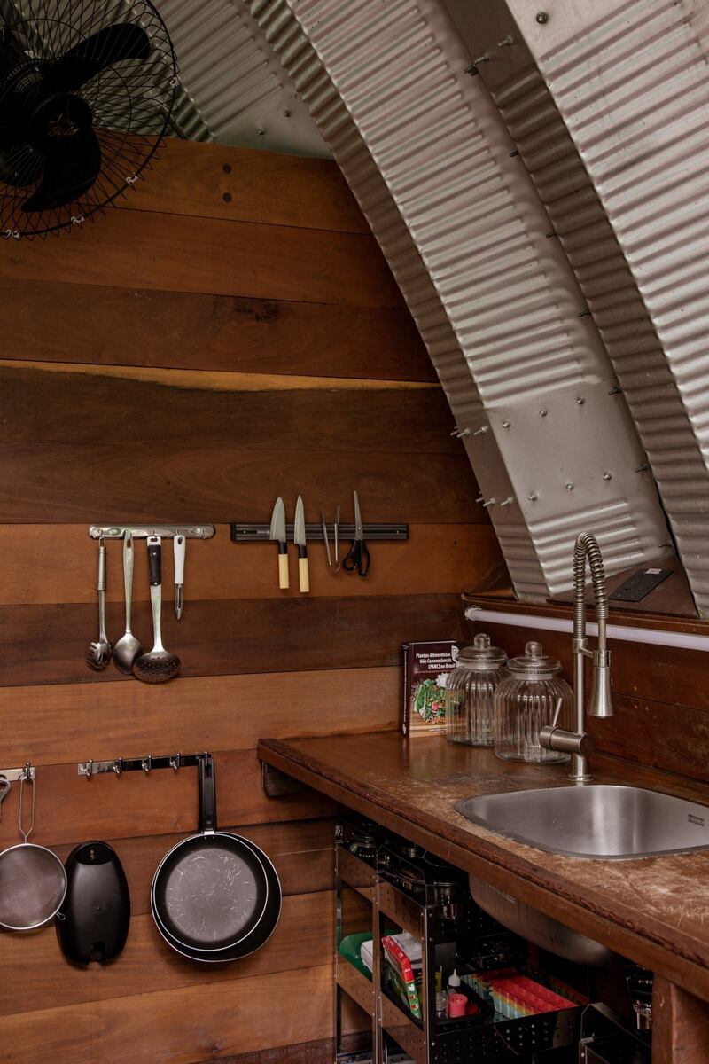 190531-mcnearney-omg-i-want-to-rent-this-house-rio-06_by6q2p