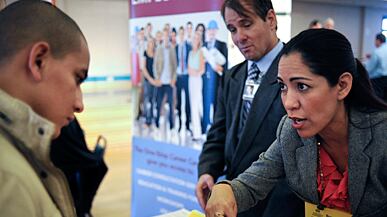 cheats/2011/04/07/new-jobless-claims-dip-again/unemployment-at-two-year-low_voqgeb