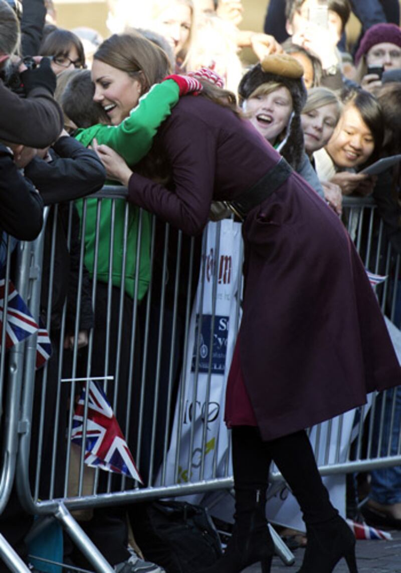 galleries/2012/10/10/hugs-and-kisses-kate-recalls-diana-s-touch-as-she-visits-newcastle/kate-newcastle-gallery115_solrwm
