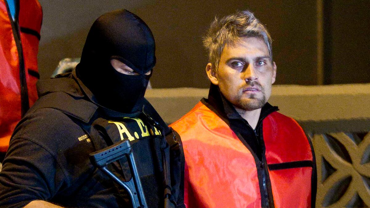 cheats/2012/01/08/mexican-soccer-star-arrested/soccer-goalie-linked-kidnappings-cs_smv7tj