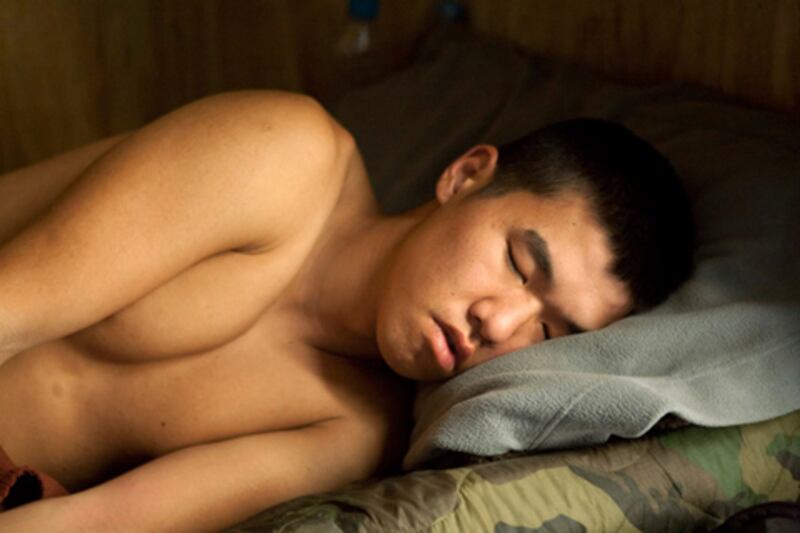 articles/2011/04/22/tim-hetheringtons-sleeping-soldiers-video-essay/hetherington-sleeping-soldiers-video-launch_w6cc3l