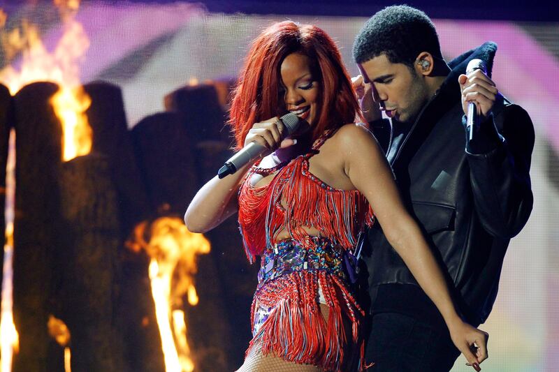 articles/2016/12/17/2016-the-year-celebrity-love-died-brangelina-aubrih-and-more-couples-who-split/160829-Zimmerman-History-of-drake-rhianna-tease_go7maw