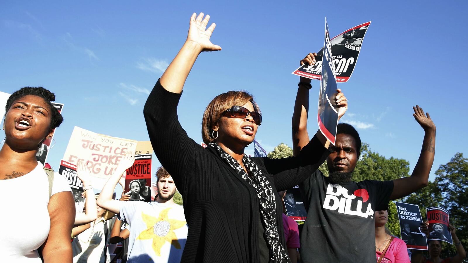 cheats/2014/09/08/ferguson-announces-citizen-review-board/140908-ferguson-reform-cheat_visc5d