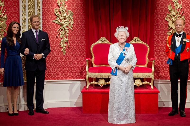 articles/2012/05/14/amazingly-lifelike/queen-wax1_o9wxa0