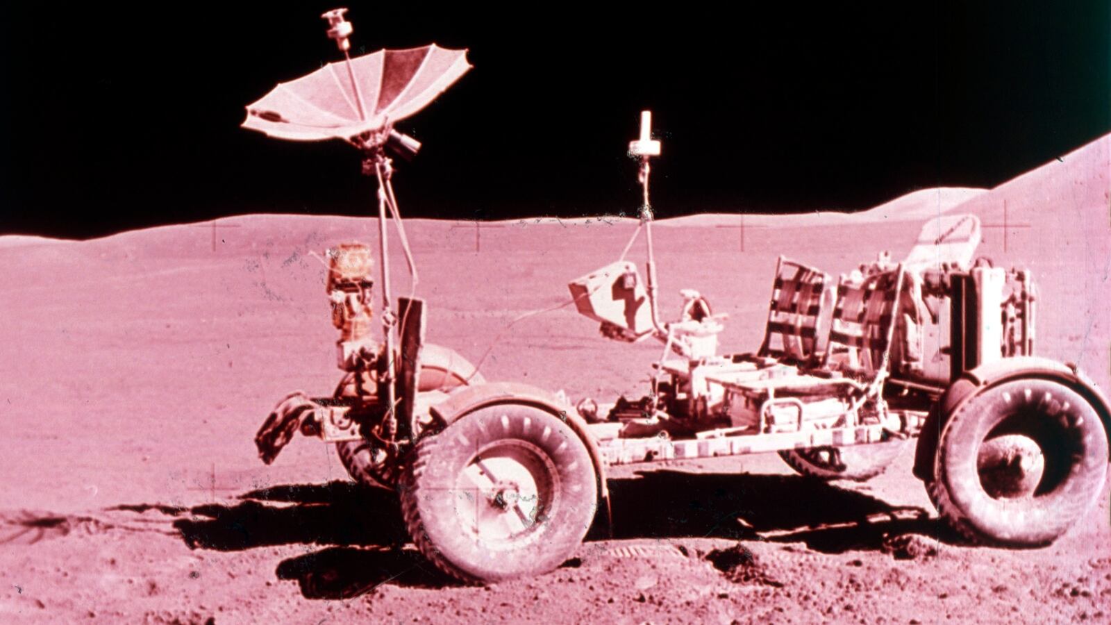 210710-swift-lunar-rover-tease_w27vt2