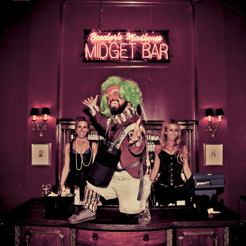 galleries/2013/06/22/beacher-s-madhouse-wildest-club-in-los-angeles-featuring-miley-cyrus-bill-maher-more/130621-beachers-madhouse-08-GAL_bflv3n