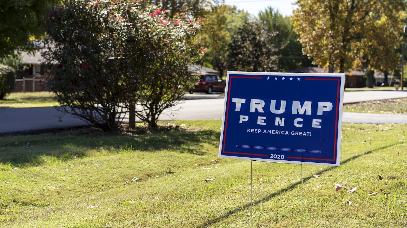 201029-SOMMER-Trumpers-MAGA-Sign-Thieves-tease_fosurs
