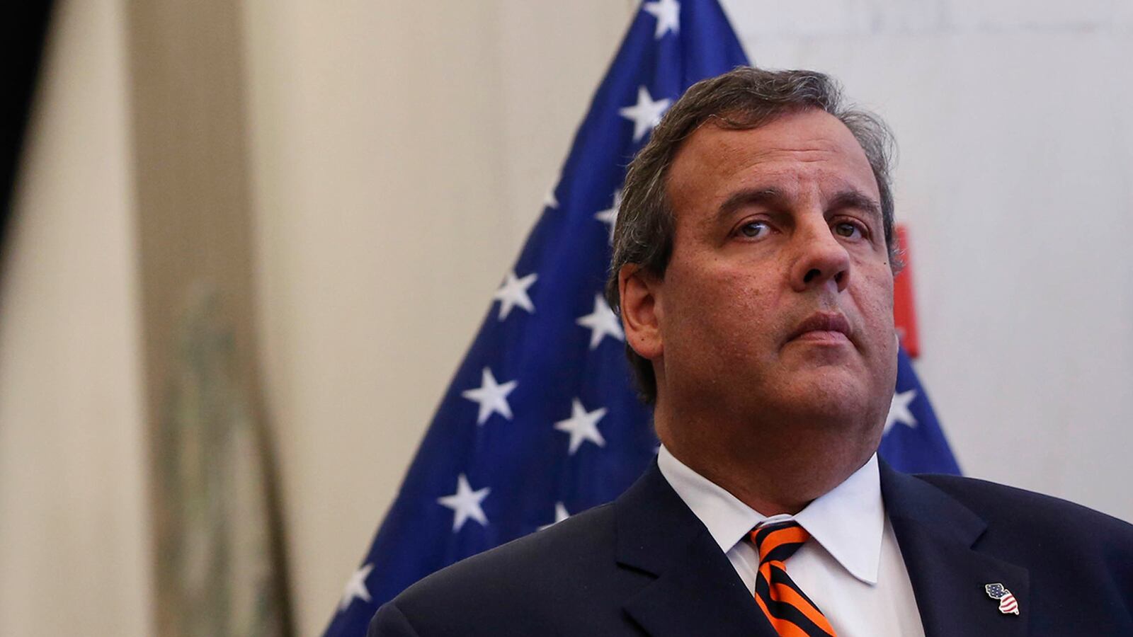 articles/2014/09/22/chris-christie-isn-t-out-from-under-bridgegate-just-yet/140921-nuzzi-christie-tease_tzzy26