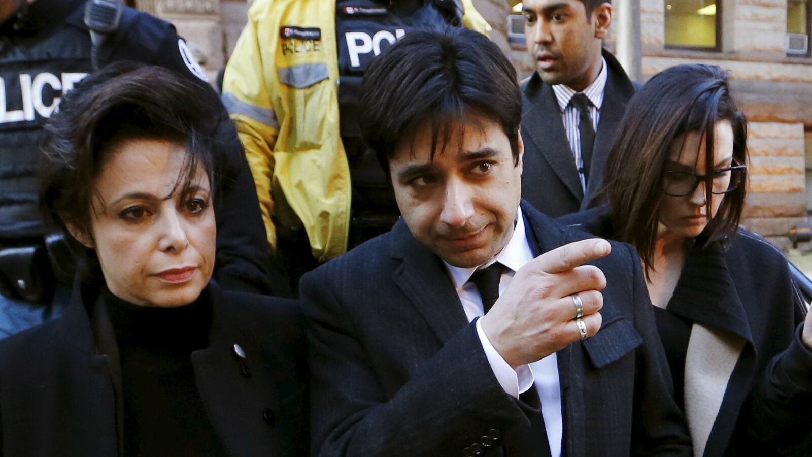 cheats/2016/03/24/jian-ghomeshi-not-guilty-of-sex-assault/160324-cheat-ghomeshi_mgs6w2