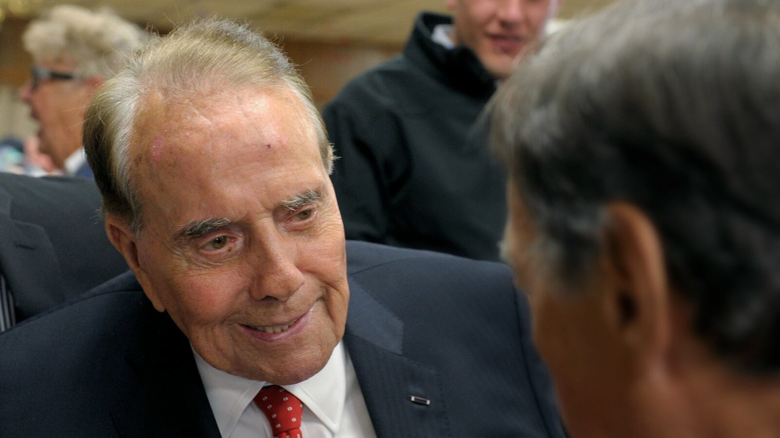 cheats/2016/01/20/bob-dole-prefers-trump-to-cruz/160120-bob-dole-cheat_laun2k