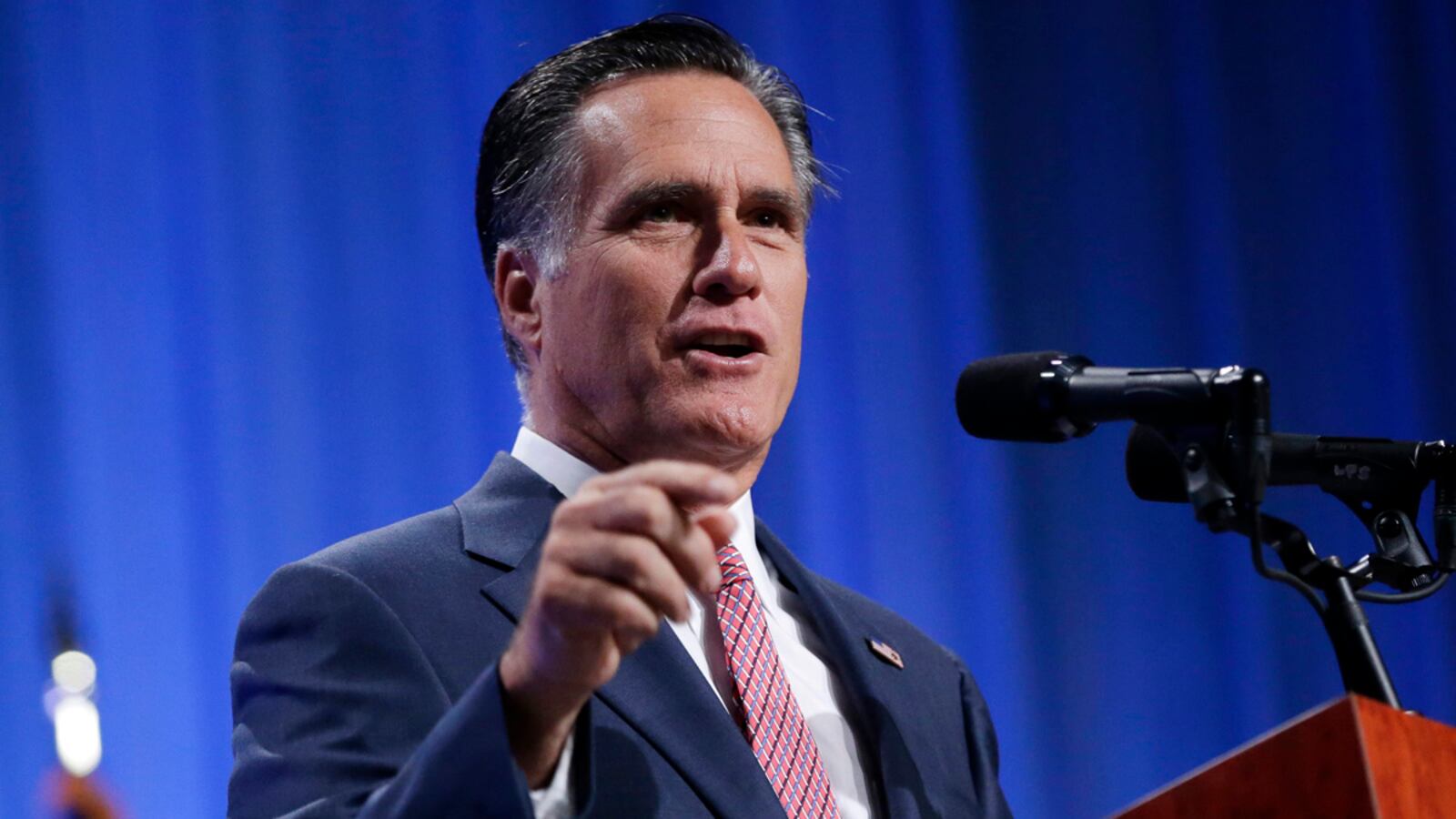 articles/2012/09/19/romney-s-two-minute-gap/schlinkert-two-minutes-twitter-tease_bgwmhz