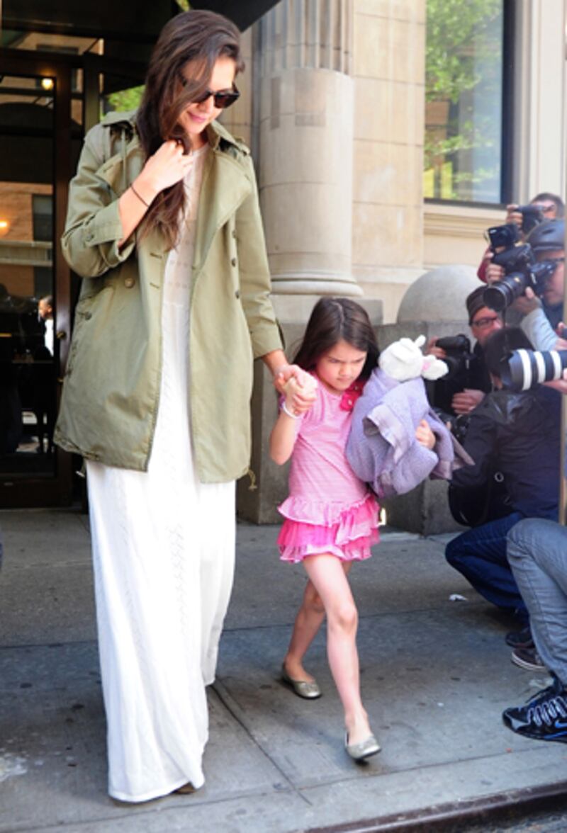 galleries/2012/08/05/suri-cruise-s-guide-to-new-york-city-bronx-zoo-pastis-more-photos/suri-cruise-newsies_fqhr1b