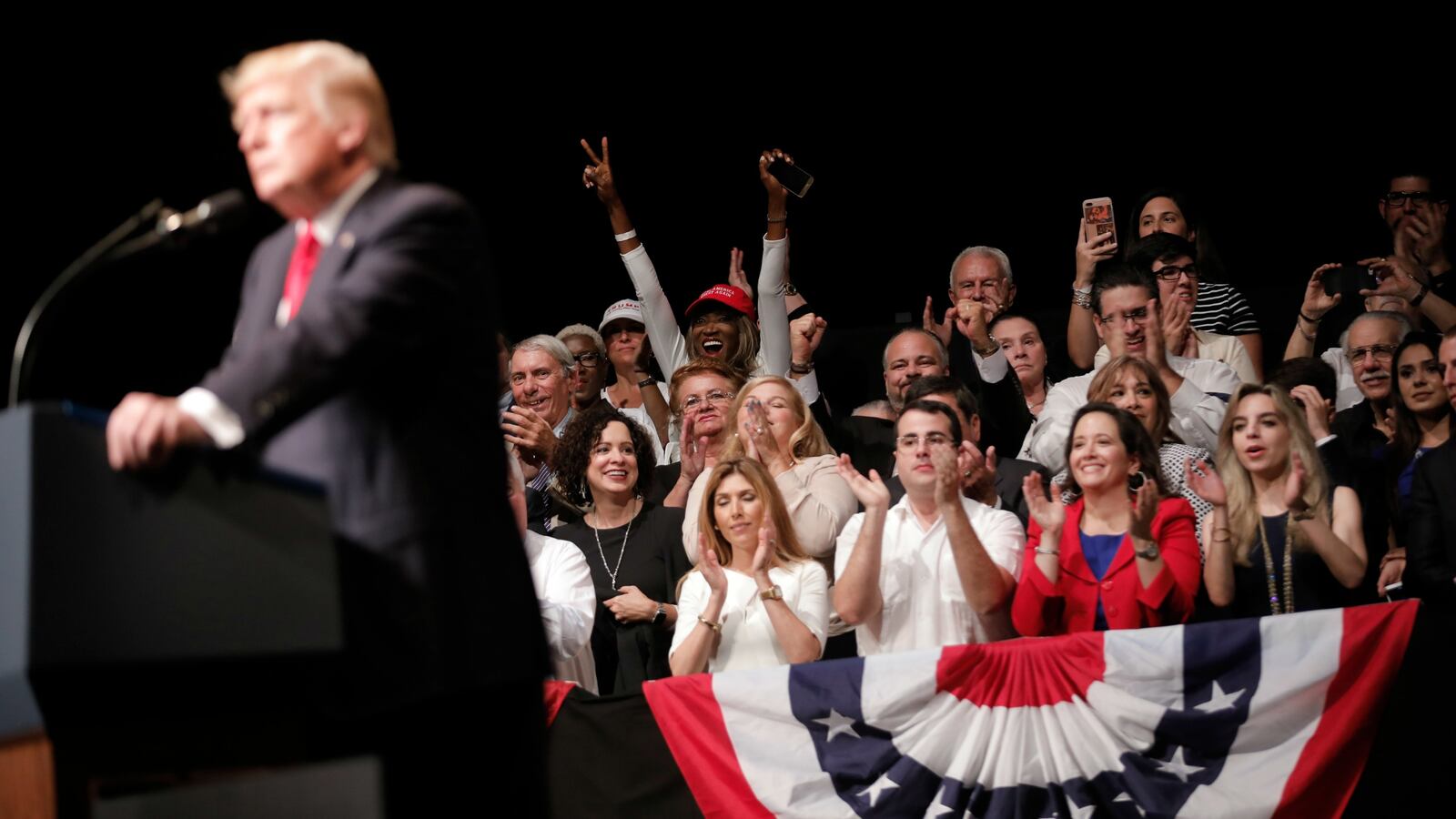 170720-trump-lawyers-reshuffled-russia-cheat_romhr9