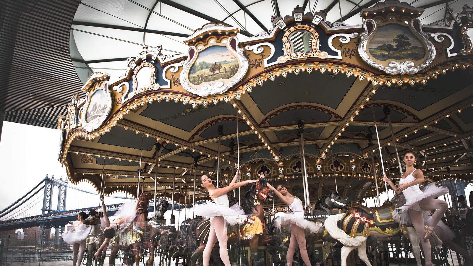 articles/2014/06/19/paula-lobo-captures-dancers-in-the-wild/140618-paula-lobo1_knrwmg