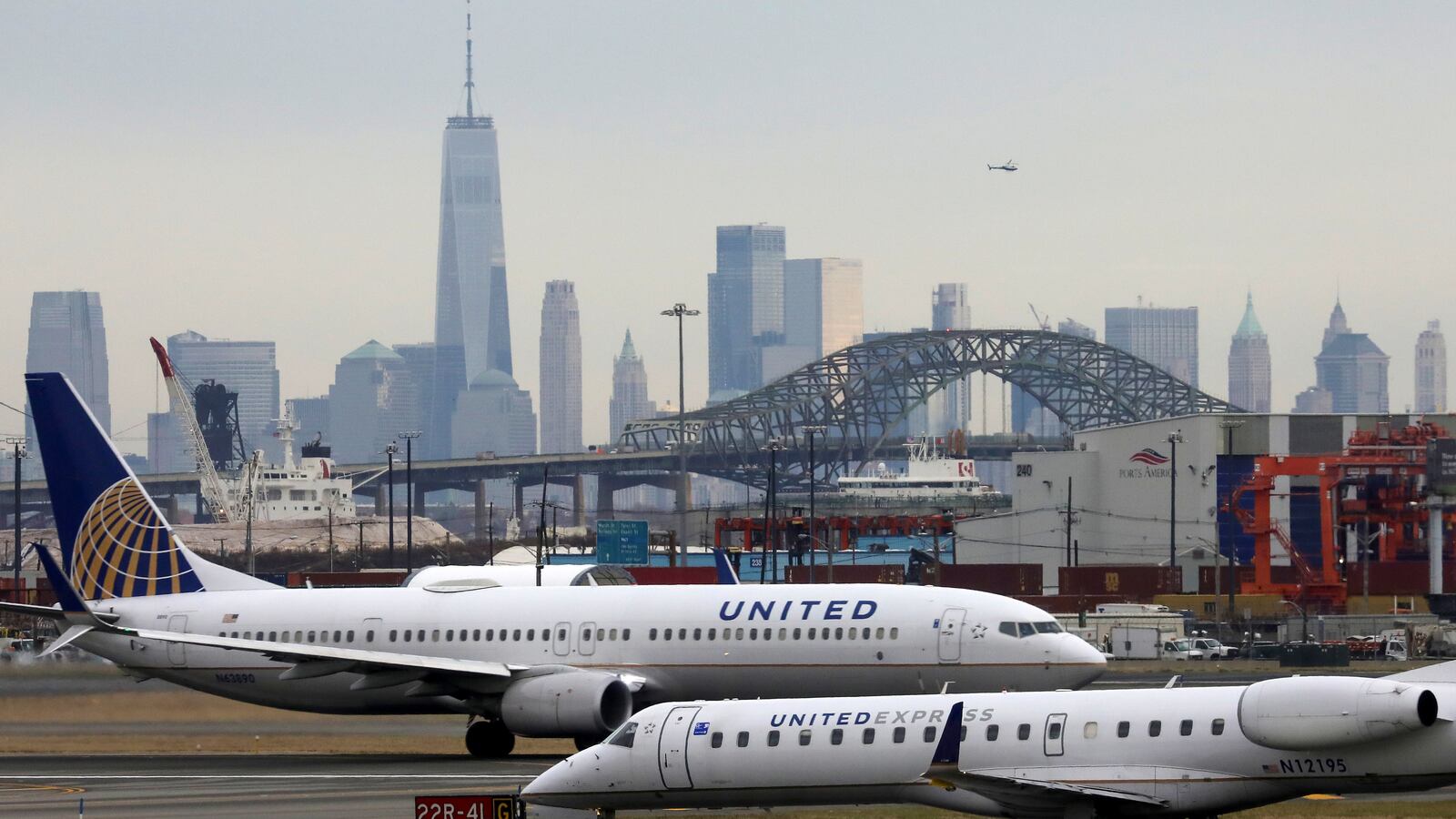 2020-10-14T210655Z_1704040889_RC2LIJ99JL0Y_RTRMADP_3_UNITED-ARLNS-RESULTS_v6tteh