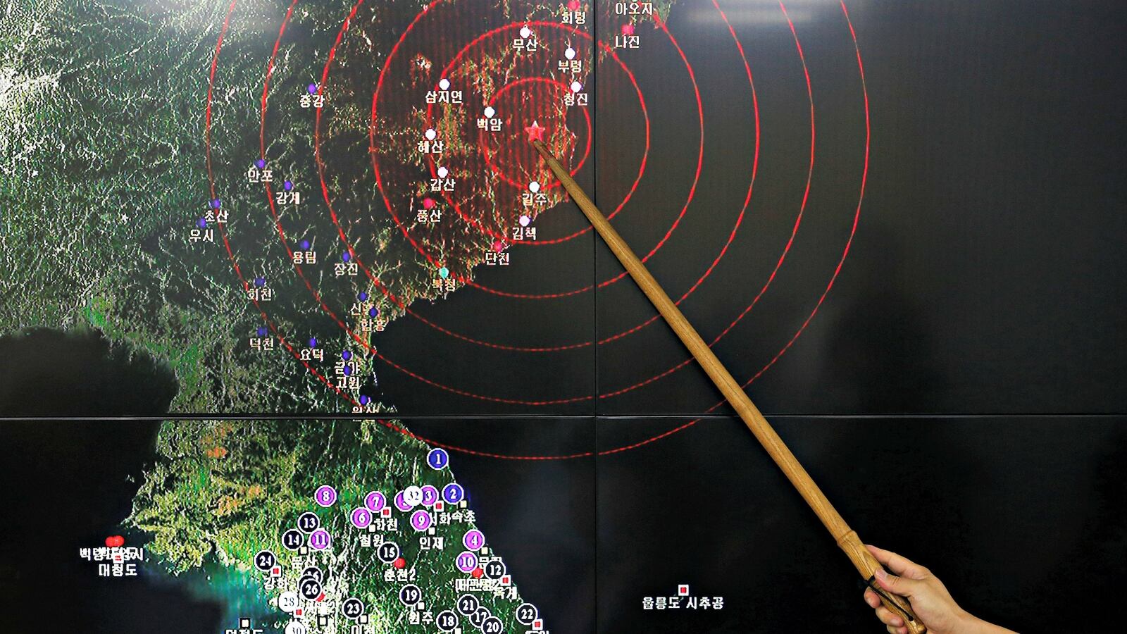 cheats/2016/09/11/n-korea-further-sanctions-laughable/160909-north-korea-explosion-cheat_jmi6cs