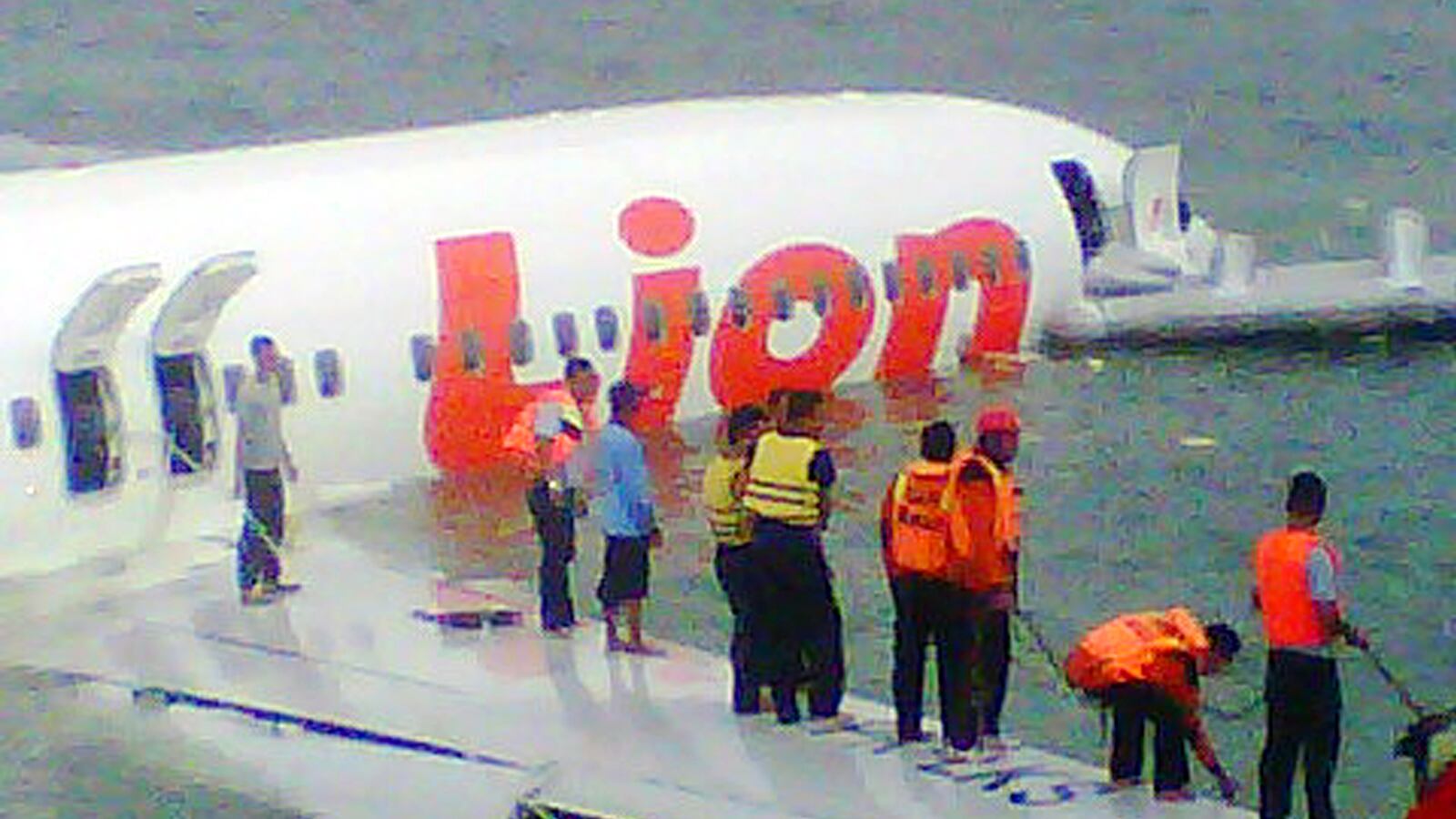 cheats/2013/04/14/investigators-probe-bali-plane-crash/130414-bali-plane-crash-cheat_p6ahdi