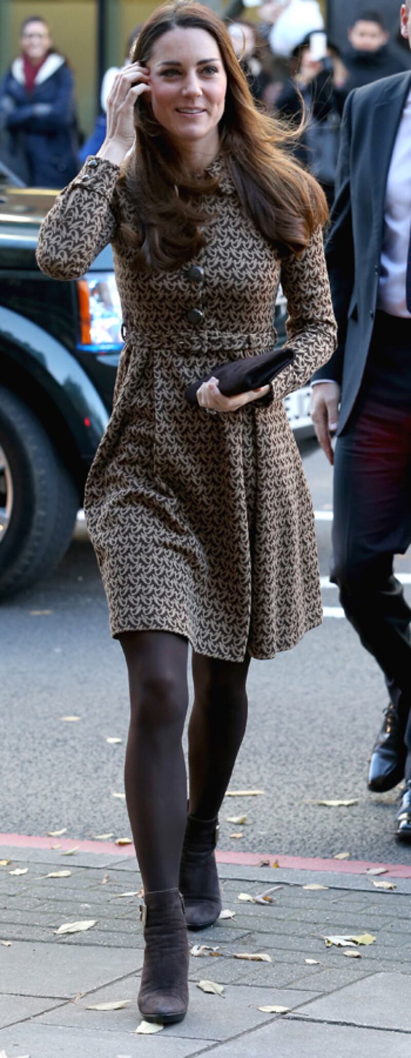 articles/2013/11/19/kate-connects-with-orla-kiely-coat/kate-connect2_nhamp6