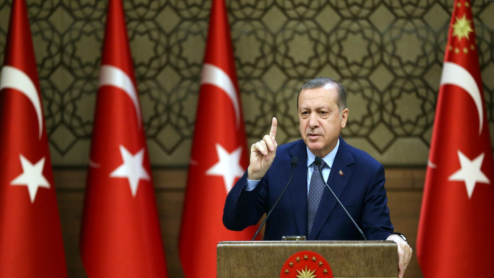 cheats/2016/12/15/turkey-s-erdogan-warns-eu-of-plan-b-on-visa-free-travel/161215-erdogan-eu-promises-cheat_ta42rf