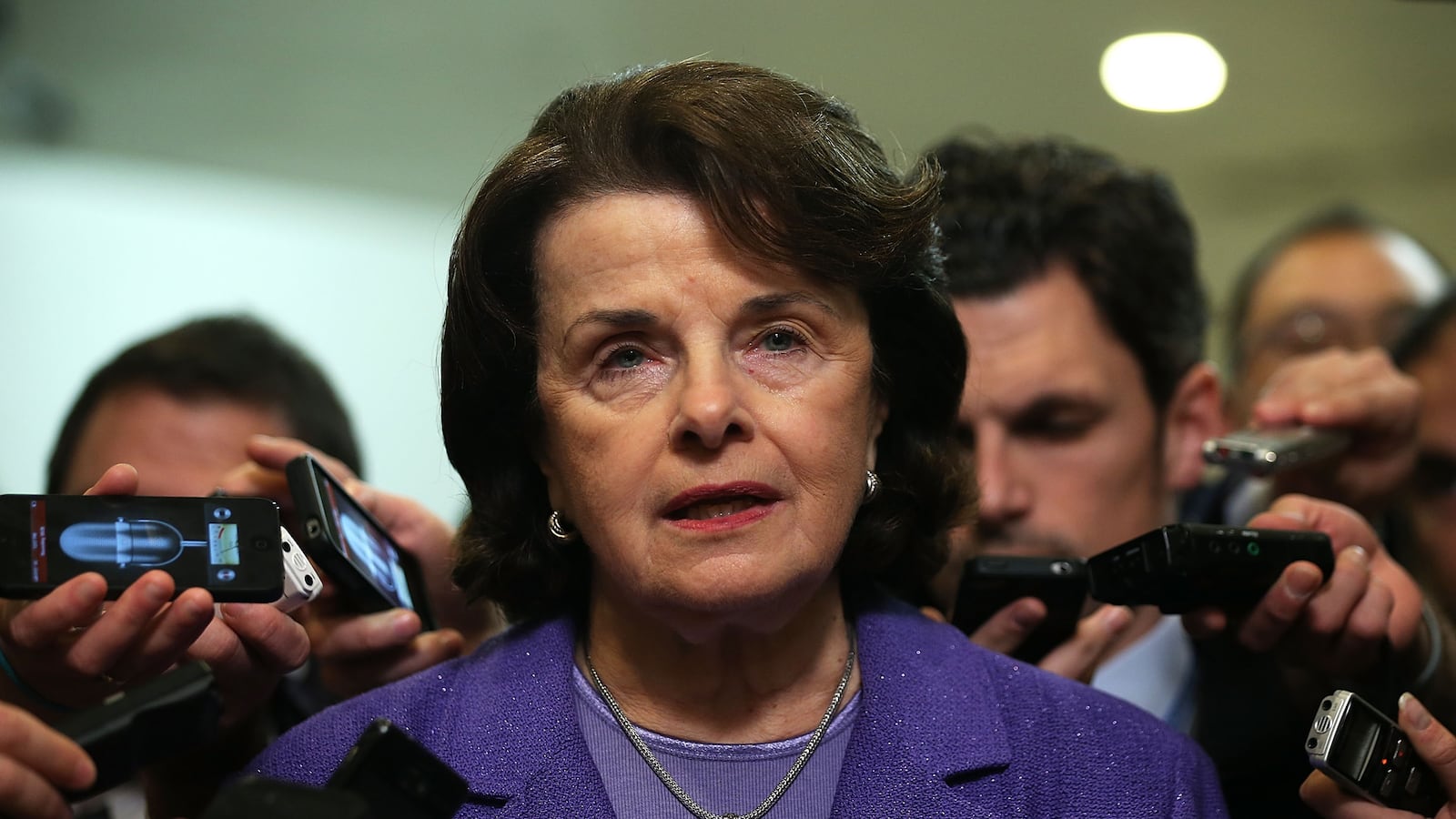 articles/2013/11/14/the-democrats-need-to-stop-freaking-out-about-obamacare-and-take-charge/131113-tomasky-obamacare-tease-NEW_hjgb9g