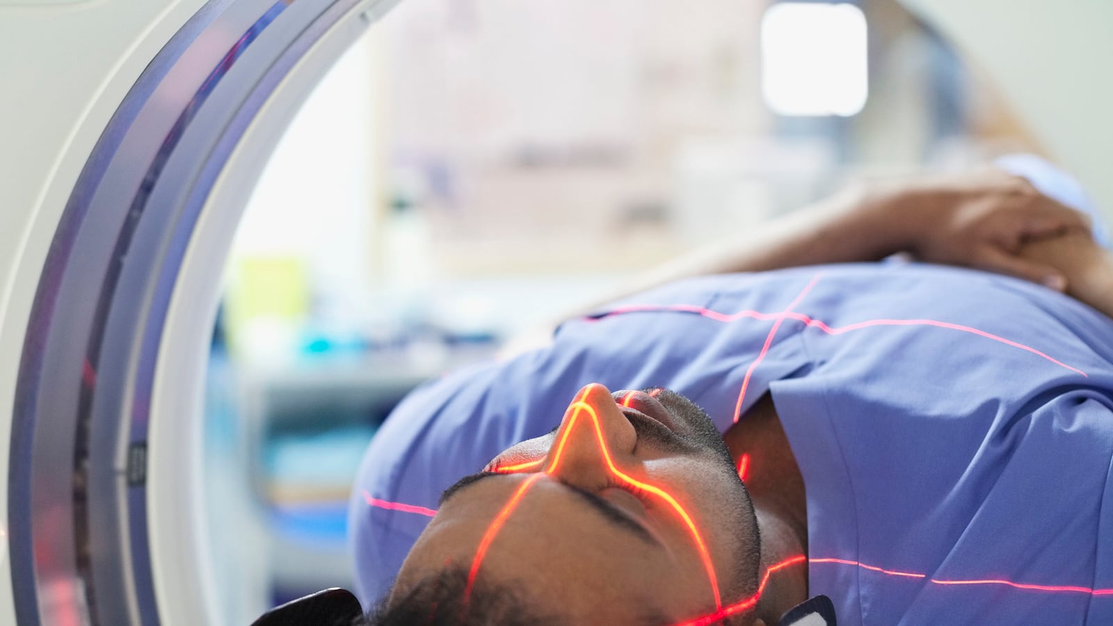 articles/2014/08/05/why-men-may-be-more-likely-to-get-deadly-brain-cancer/140805-brain-tumors-veeravagu-tease_z9oty3