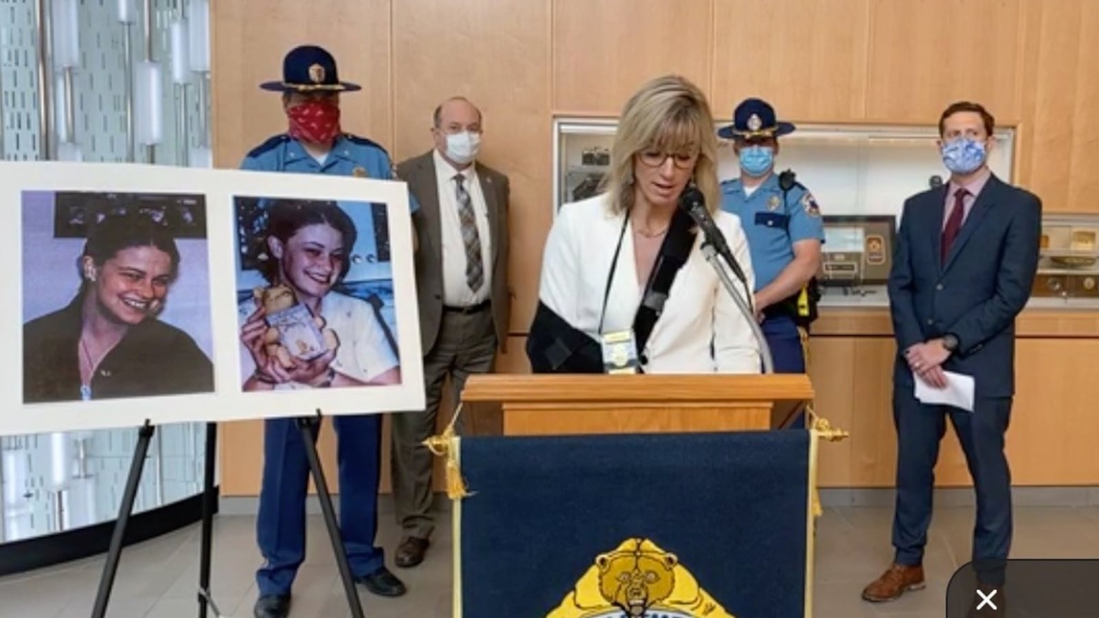 amanda-price-jessica-baggen_cafzrk