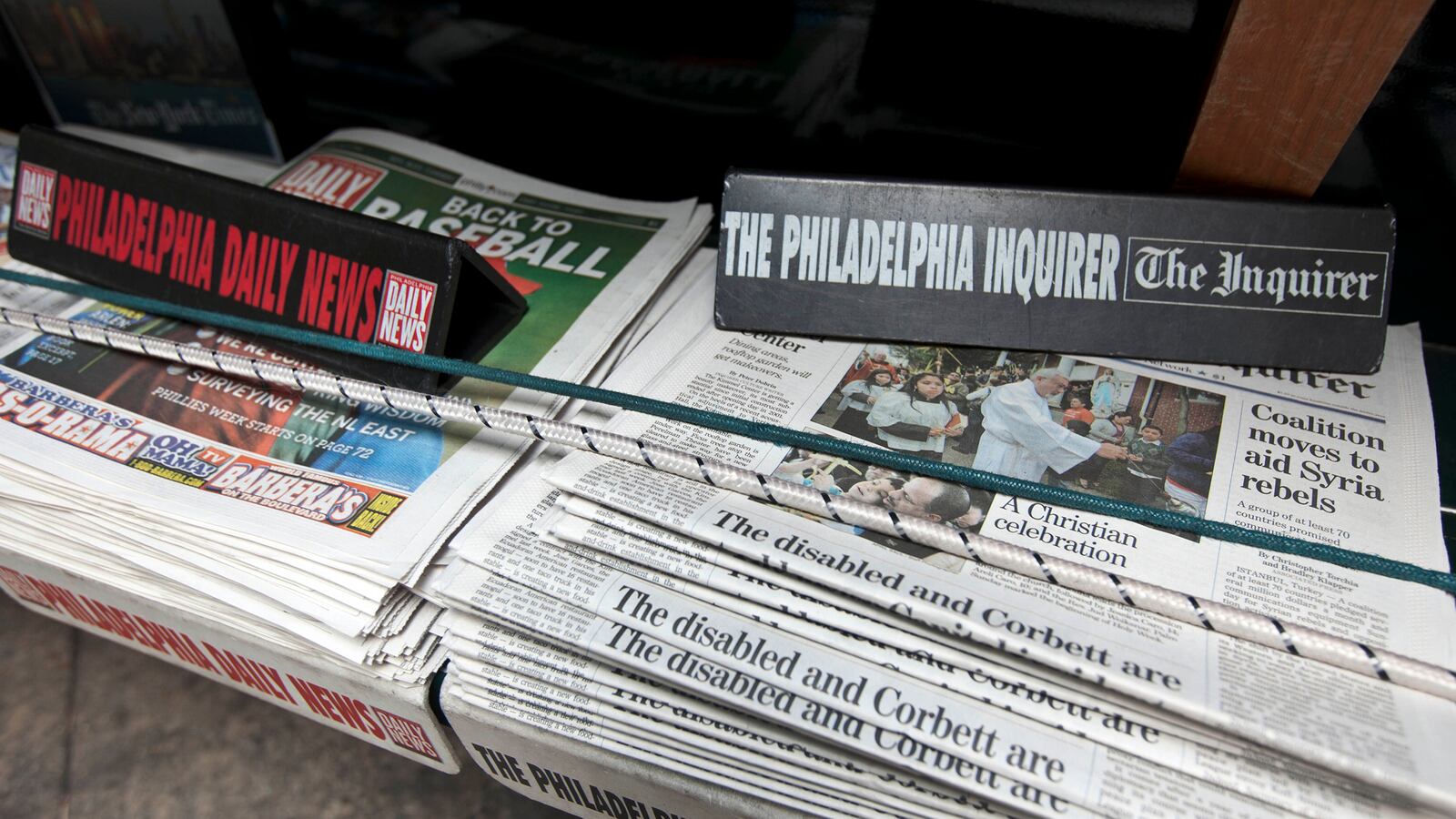 articles/2013/12/17/how-the-newspaper-business-became-a-f-king-disgrace/131216-grove-newspapers_b9x8wt