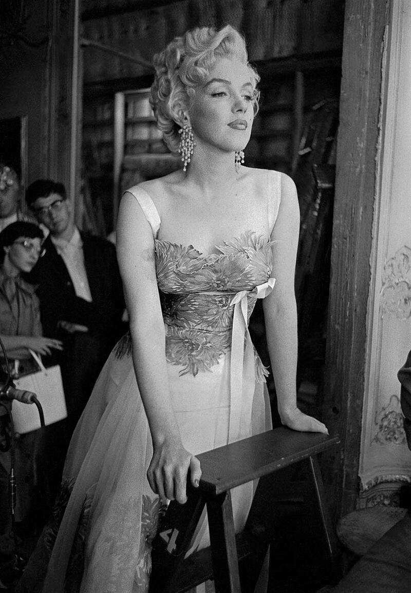 galleries/2015/09/07/classic-movie-stars-at-their-grittiest/150819-dennis-stock-01_rbgrih