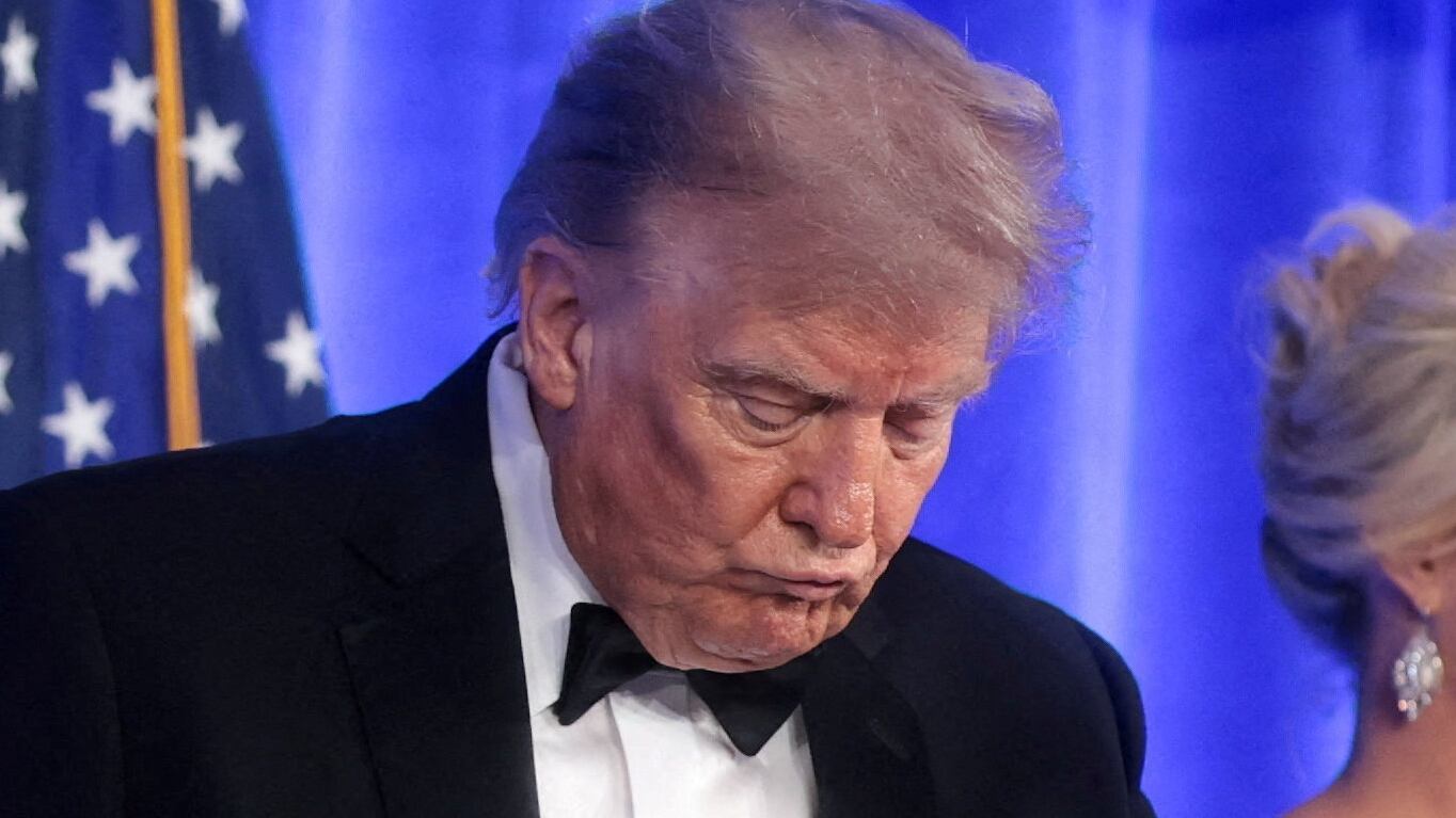 Seth Meyers Finds Only Funny Part of Trump’s WHCD Disaster