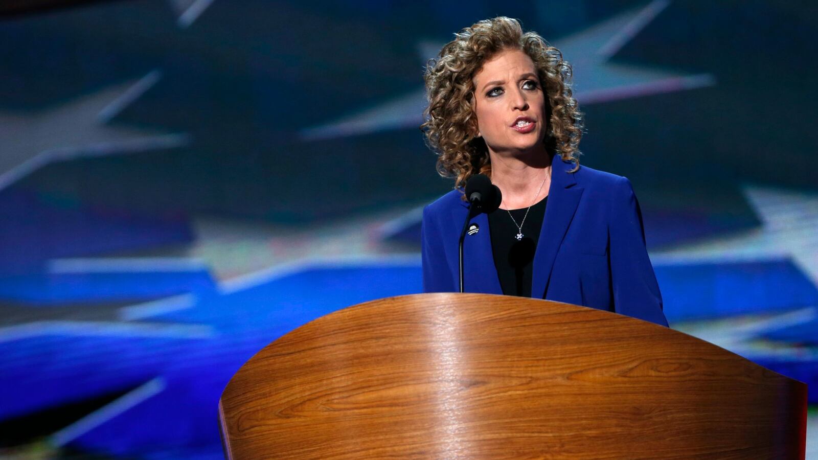 cheats/2016/07/25/debbie-wasserman-schulz-won-t-open-dnc/150728-dnc-cheat_hoylke