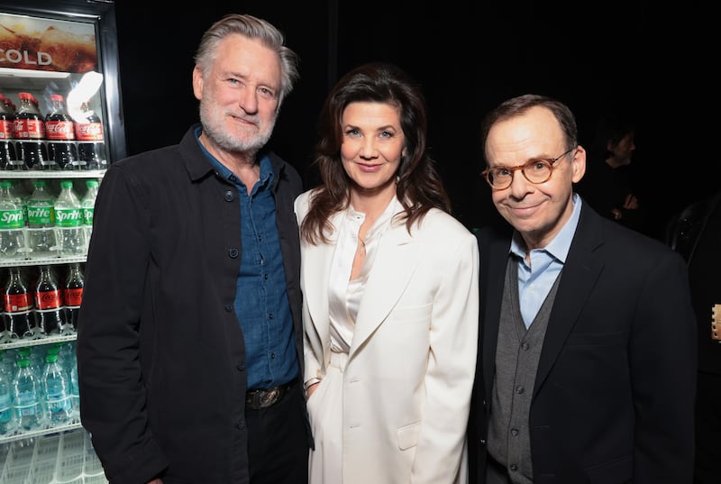 Bill Pullman, Daphne Zuniga, and Rick Moranis.