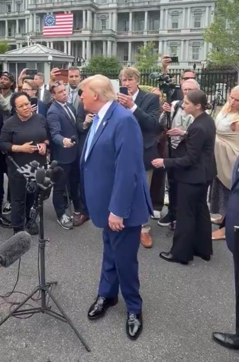 Trump's left leg bent inward and his right arched back.
https://x.com/WUTangKids/status/2105065653241868329/photo/1
