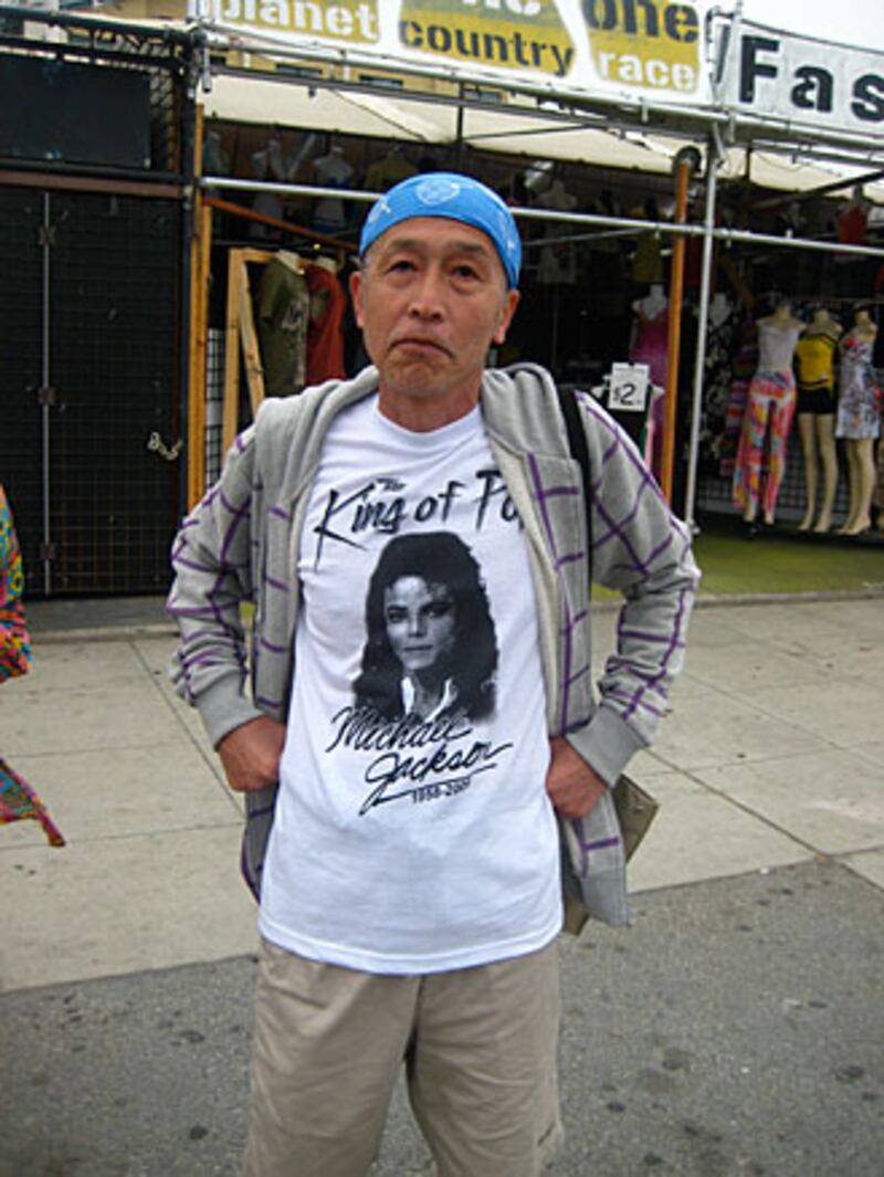 galleries/2009/07/08/michael-jackson-tees/jackson-tees-4_kak6mz