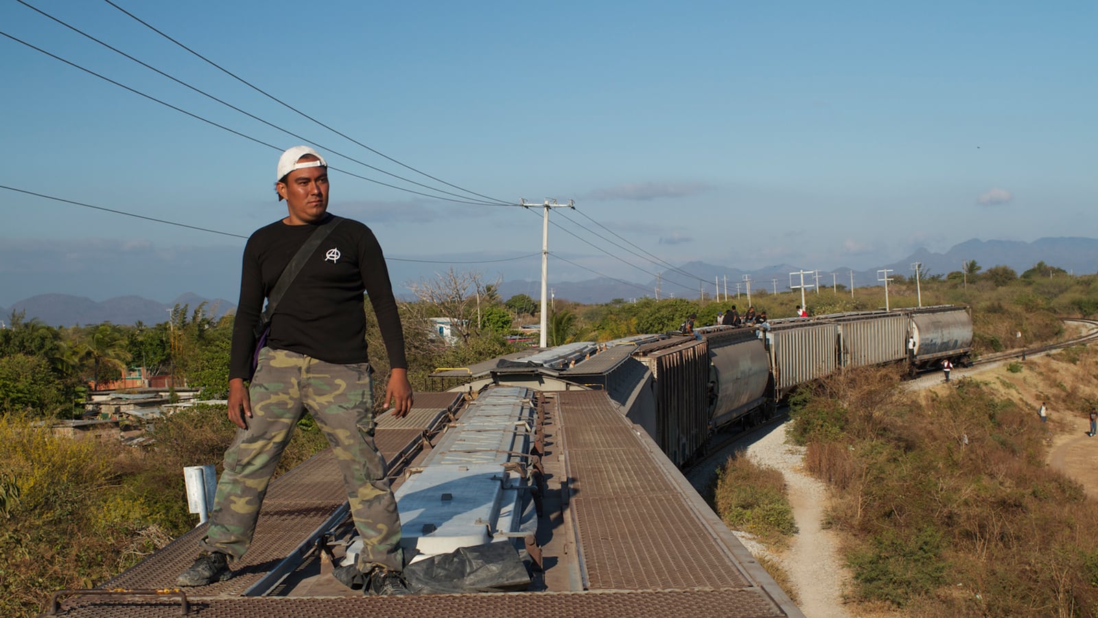 articles/2013/01/26/gael-garcia-bernal-on-the-human-drama-behind-anonymous-migrant-dead/130125-gael-garcia2-tease_xv9iji