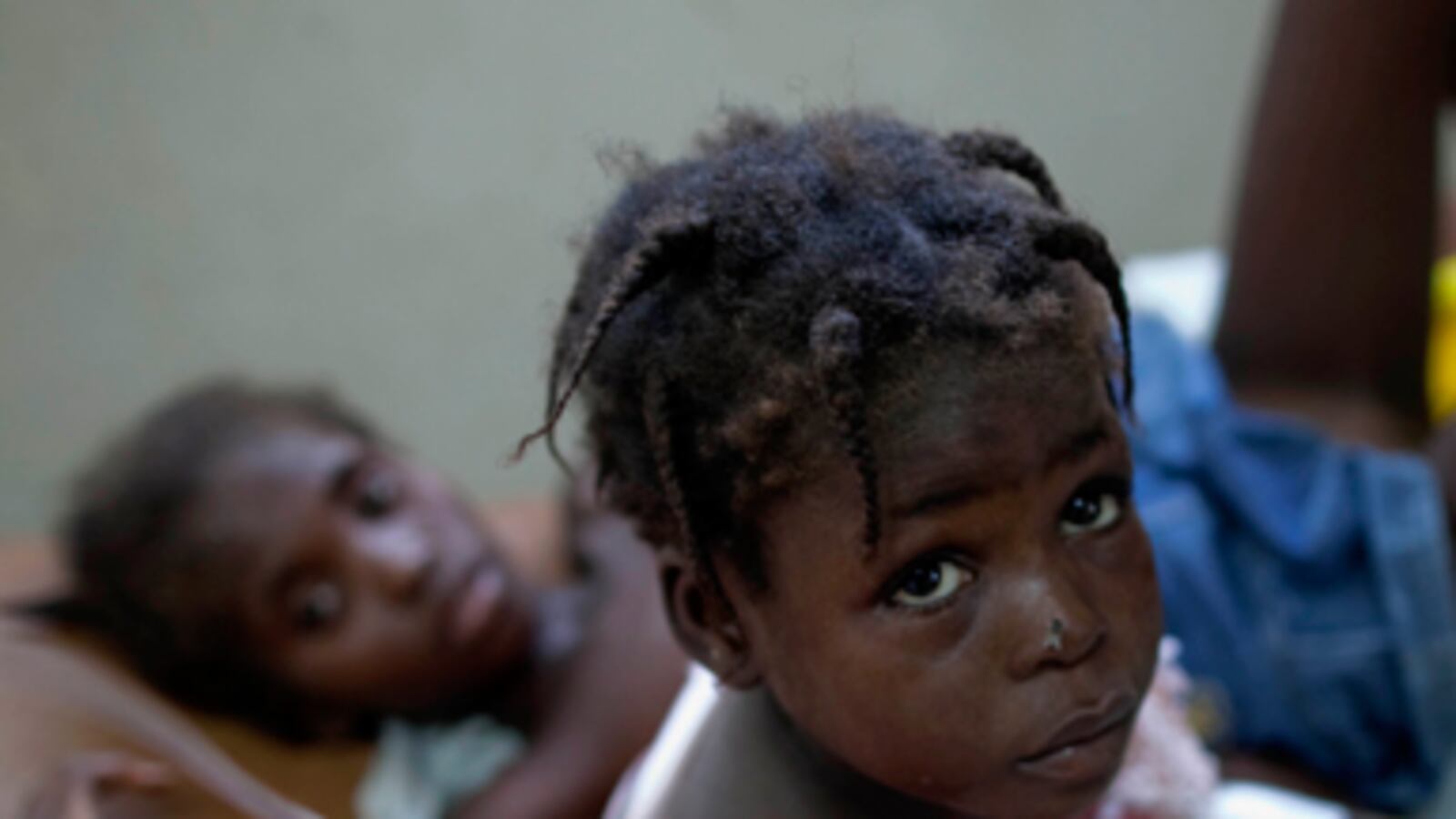 cheats/2010/11/13/ngos-letting-haiti-down/haiti-ngo_dqzxuk