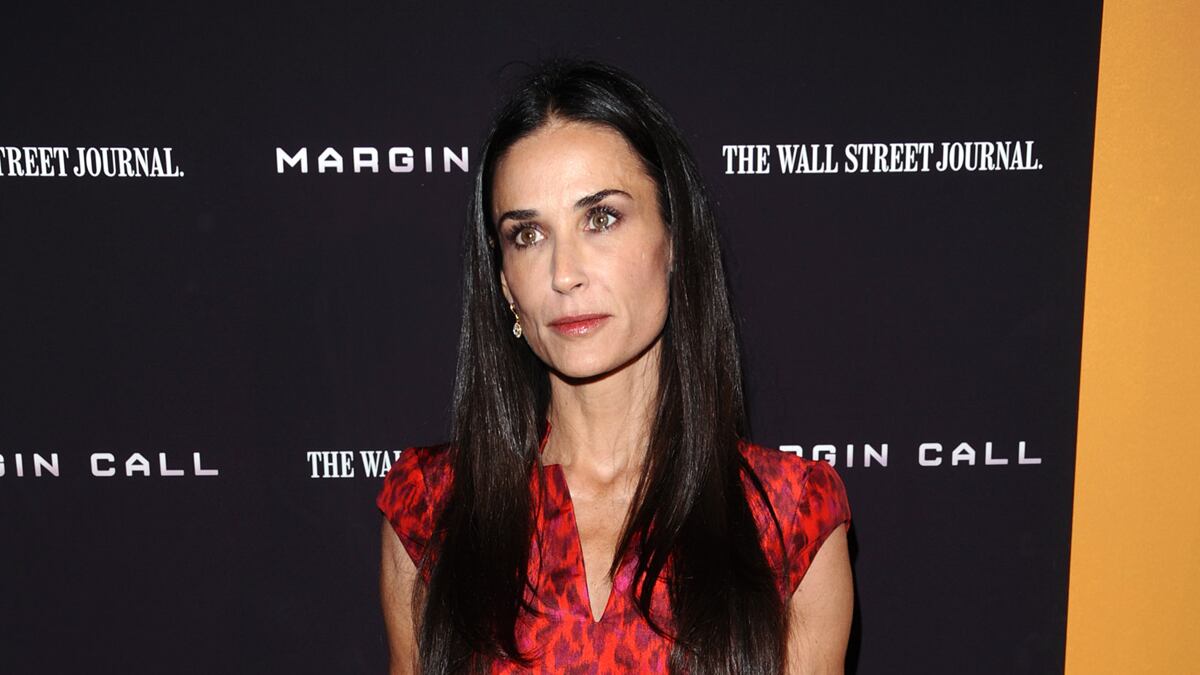 articles/2012/02/14/demi-moore-s-poignant-fall/demi-moore-troubles-quan_t7kxxd