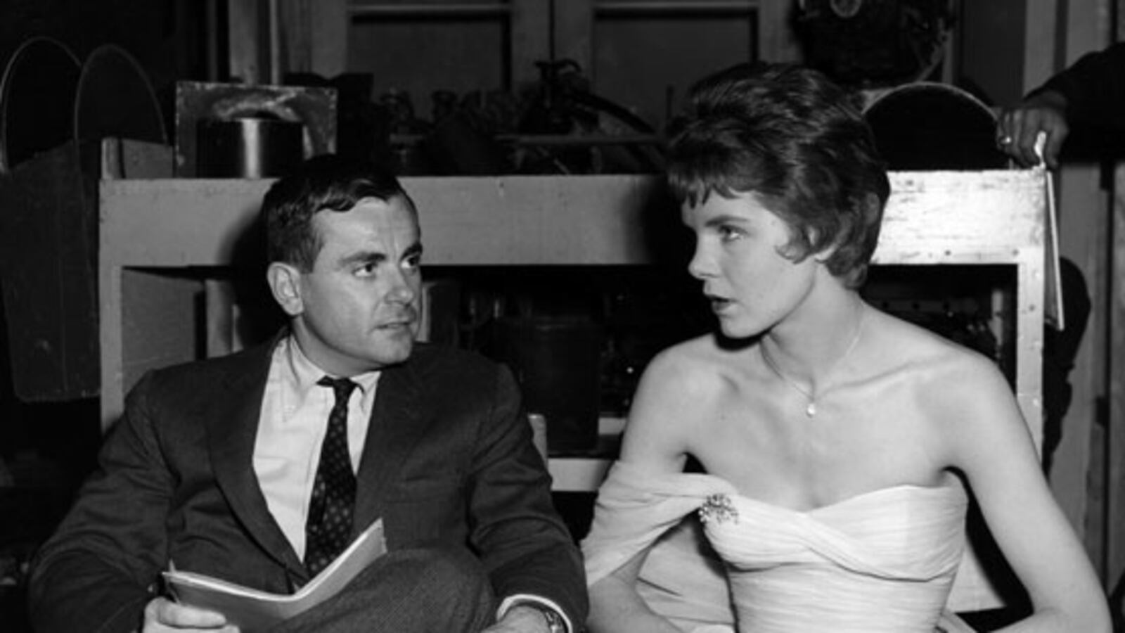 articles/2009/08/28/dominick-dunne-the-ultimate-reporters-reporter/dominick-dunne-gallery-launch_tf8k6x