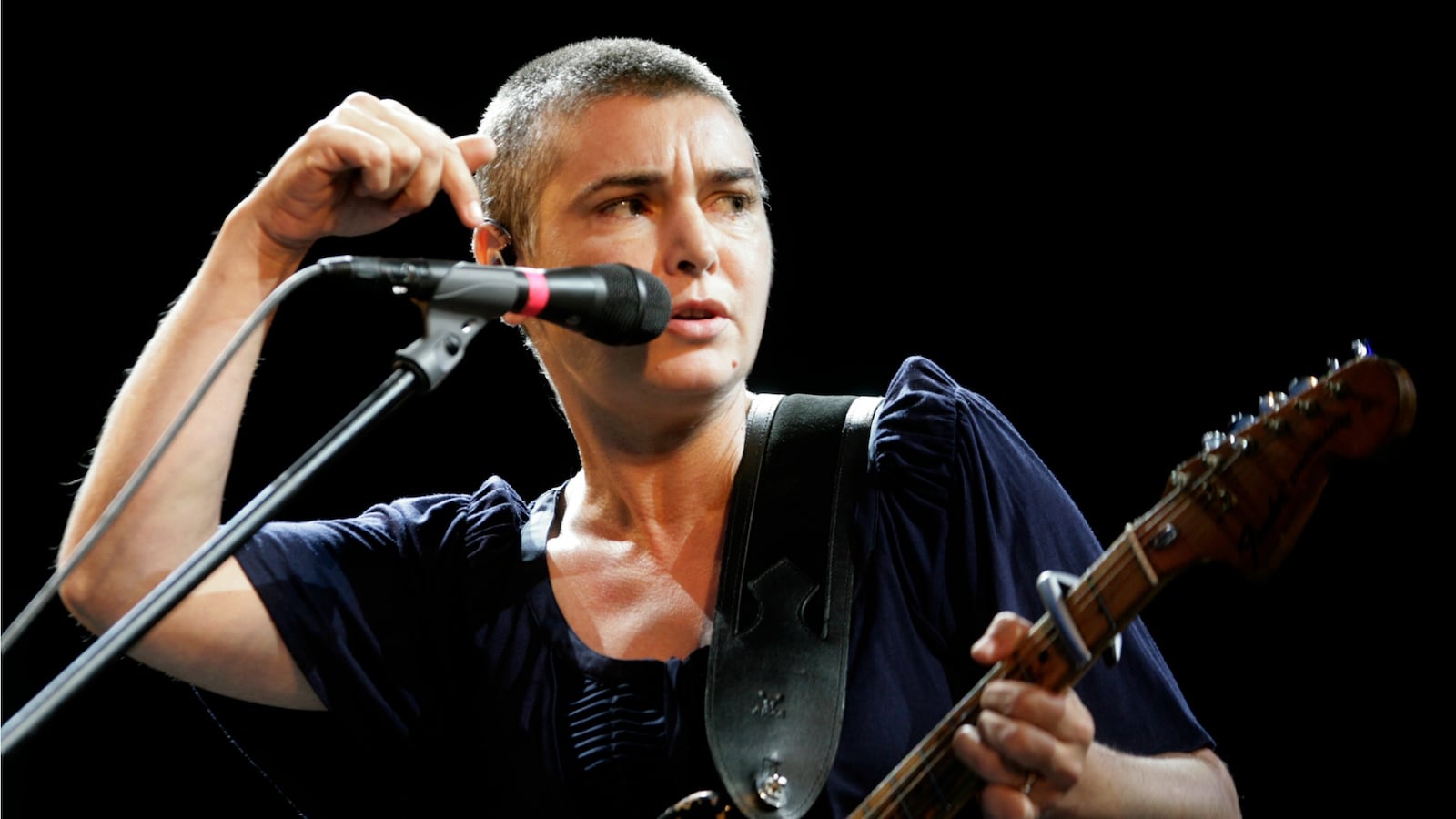 170807-sinead-oconnor-suicidal-video-cheat_bprrxg