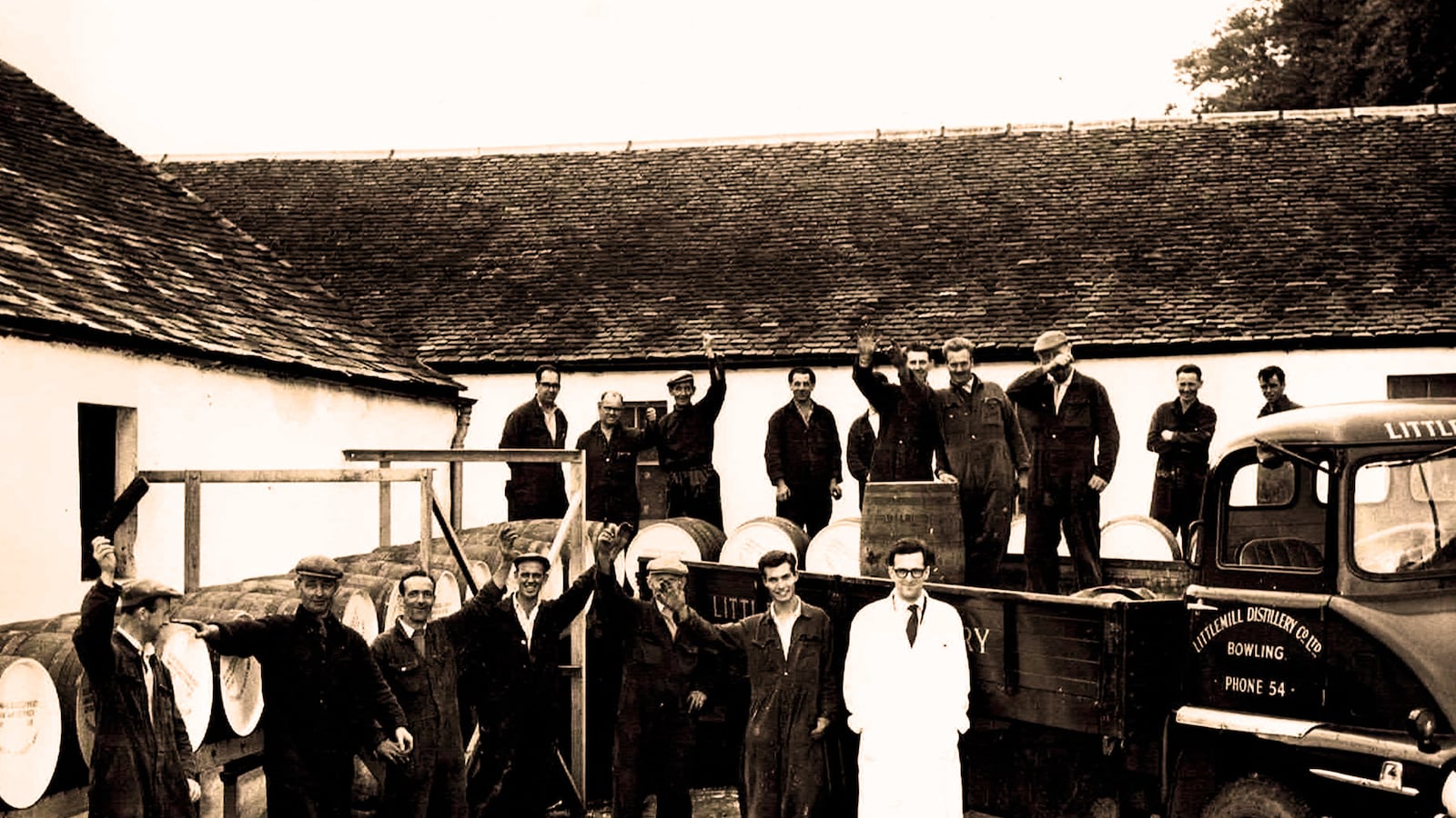 articles/2016/10/31/the-perfect-halloween-treat-ghost-distillery-scotch/161030-Rothbaum-Ghost-scotch-tease_hbykvk