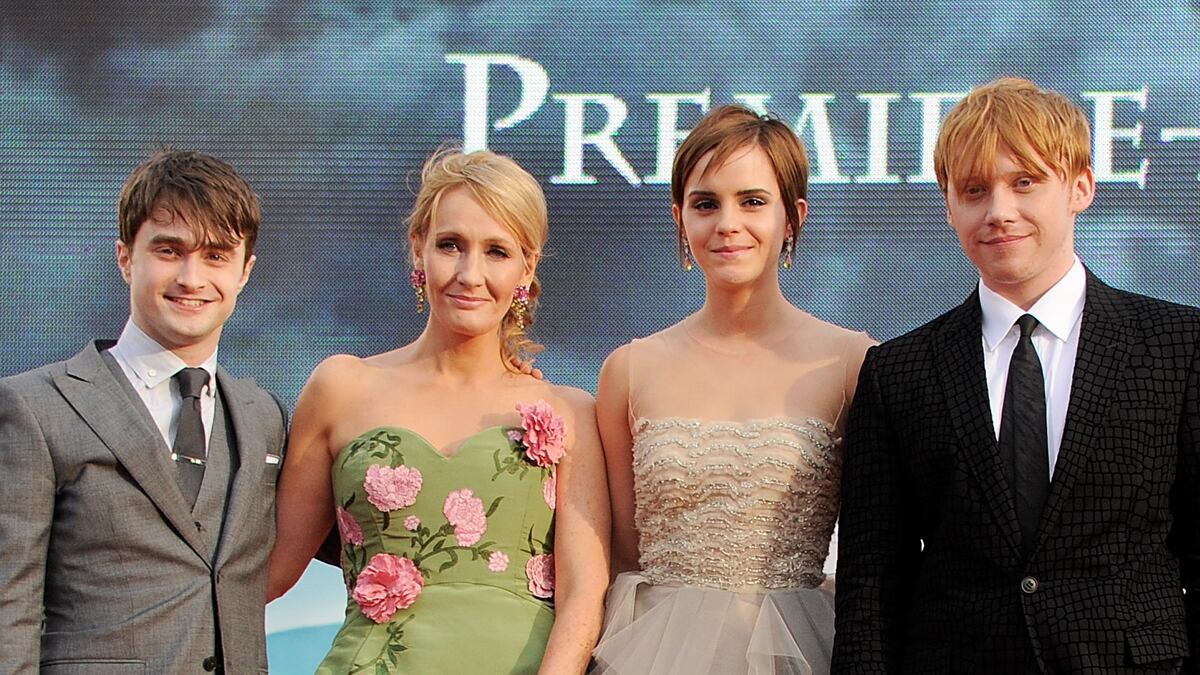 cheats/2011/07/08/rowling-hints-at-more-potter/j.k.-rowling-harry-potter-premiere-cheat_onjj46