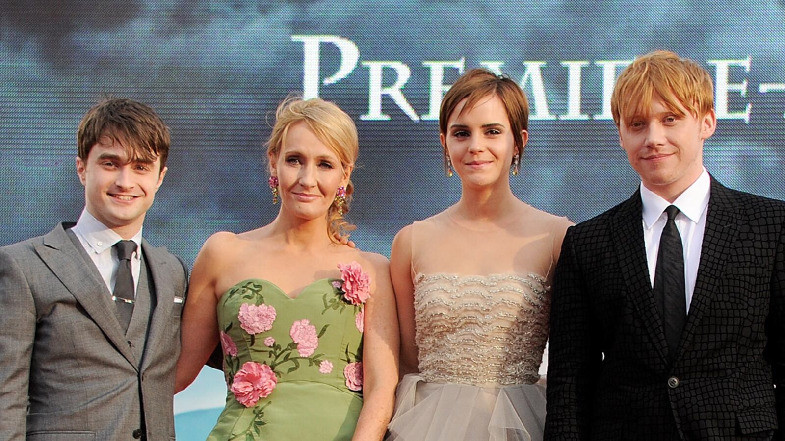 cheats/2011/07/08/rowling-hints-at-more-potter/j.k.-rowling-harry-potter-premiere-cheat_onjj46