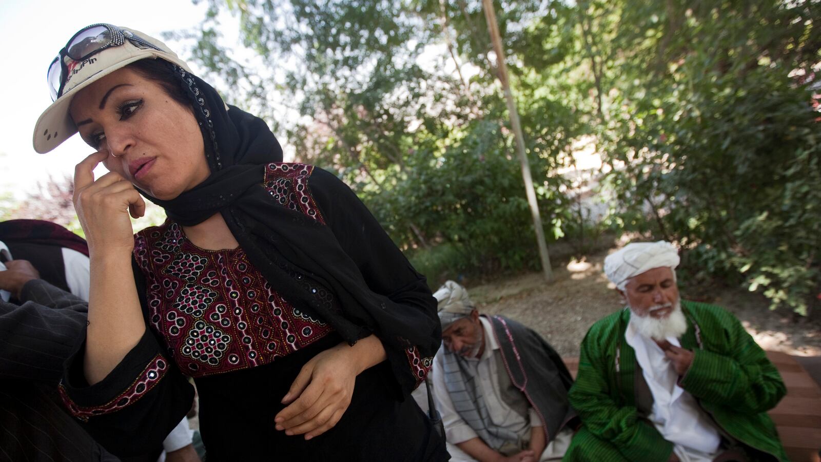 2011-06-14T120000Z_1159384700_GM1E76E1QBZ01_RTRMADP_3_AFGHANISTAN-FILM-WOMEN_1_egq1rk